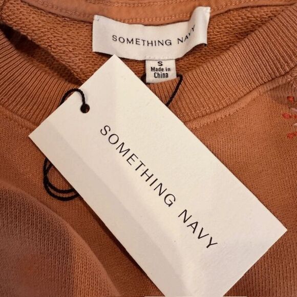 NEW! Something Navy Embroidered Crew Neck Sweatshirt Camel Floral Size Small - Picture 6 of 11